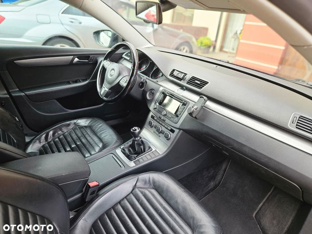 Volkswagen Passat 2.0 TDI Comfortline - 13