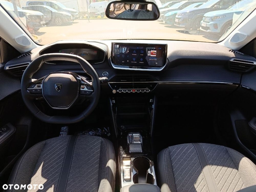Peugeot 208 - 15