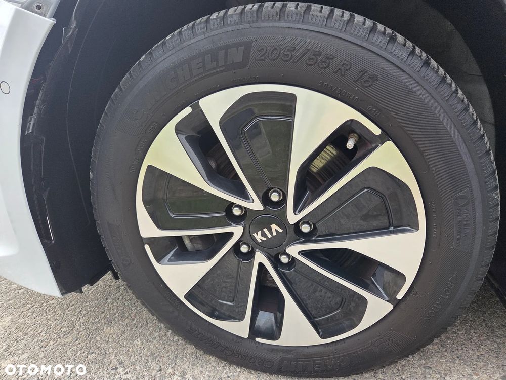Kia Ceed 1.6 GDI PHEV L DCT - 21