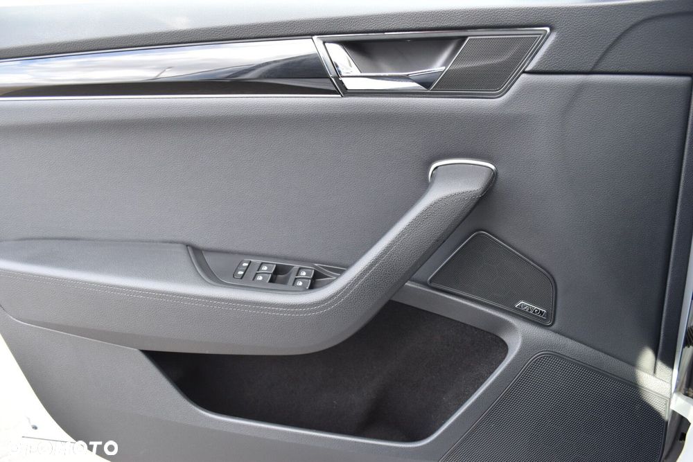 Skoda Superb 2.0 TSI L&K DSG - 26