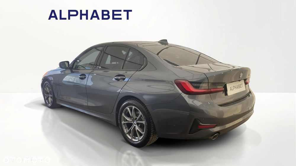 BMW Seria 3 318d Sport Line - 3