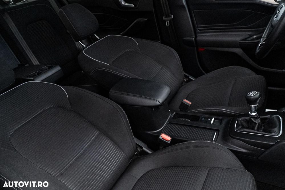 Ford Focus 1.0 EcoBoost Titanium - 29