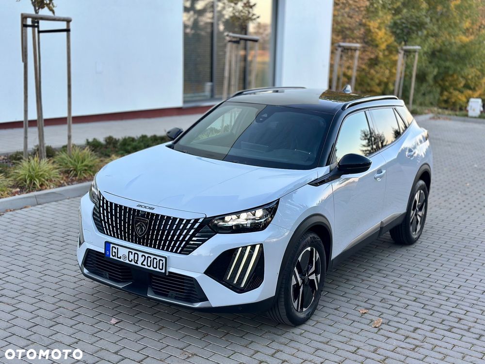 Peugeot 2008 PureTech 130 EAT8 GT Exclusive - 4