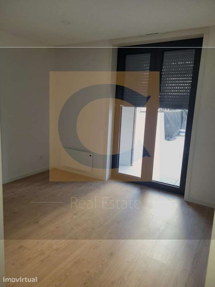 EXCELENTE OPORTUNIDADE DE INVESTIMENTO | T1 COM TERRAÇO DE 48,7 m2 - Grande imagem: 2/10