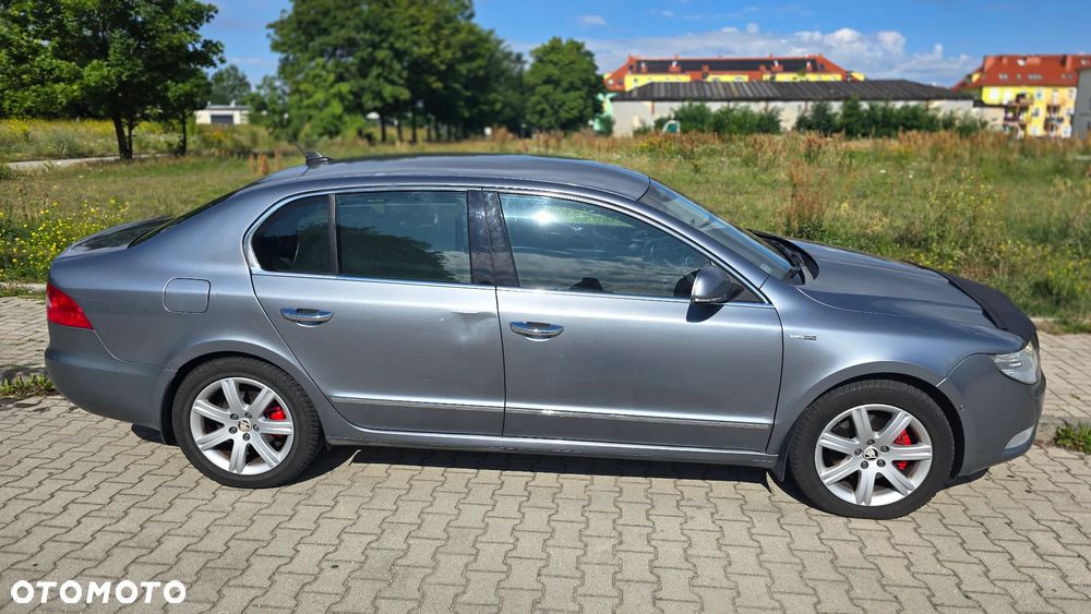 Skoda Superb 2.0 TDI DPF Elegance - 4