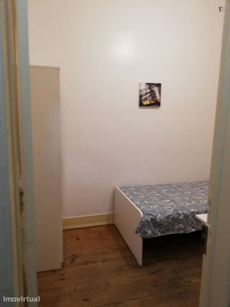 Quarto - localizado em Alameda Lisbon - Grande imagem: 4/17
