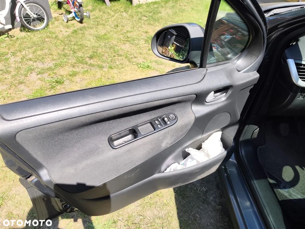 Peugeot 207 - 11