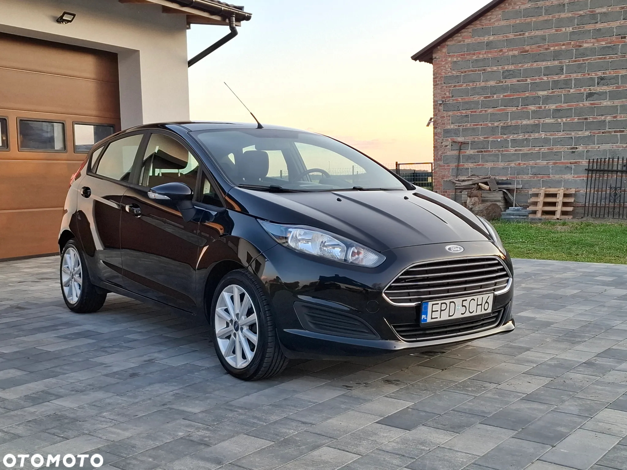 Ford Fiesta 1.0 EcoBoost S&S TITANIUM - 4