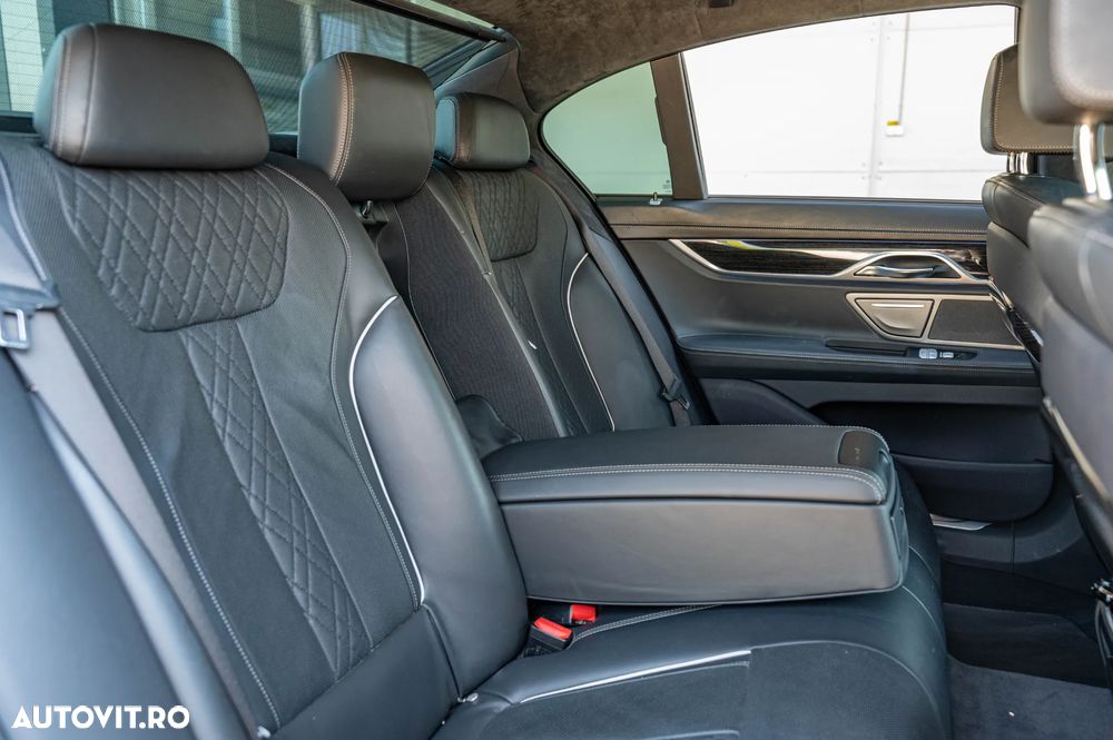 BMW Seria 7 740e iPerformance - 7