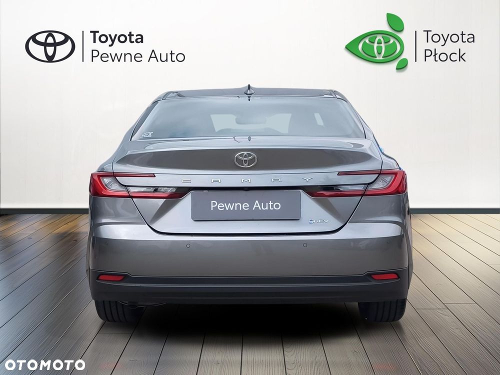 Toyota Camry - 5