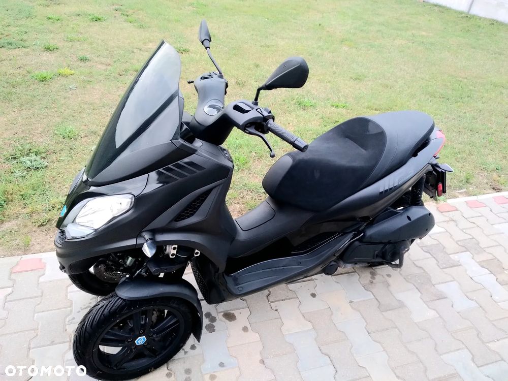Piaggio MP-3 - 5