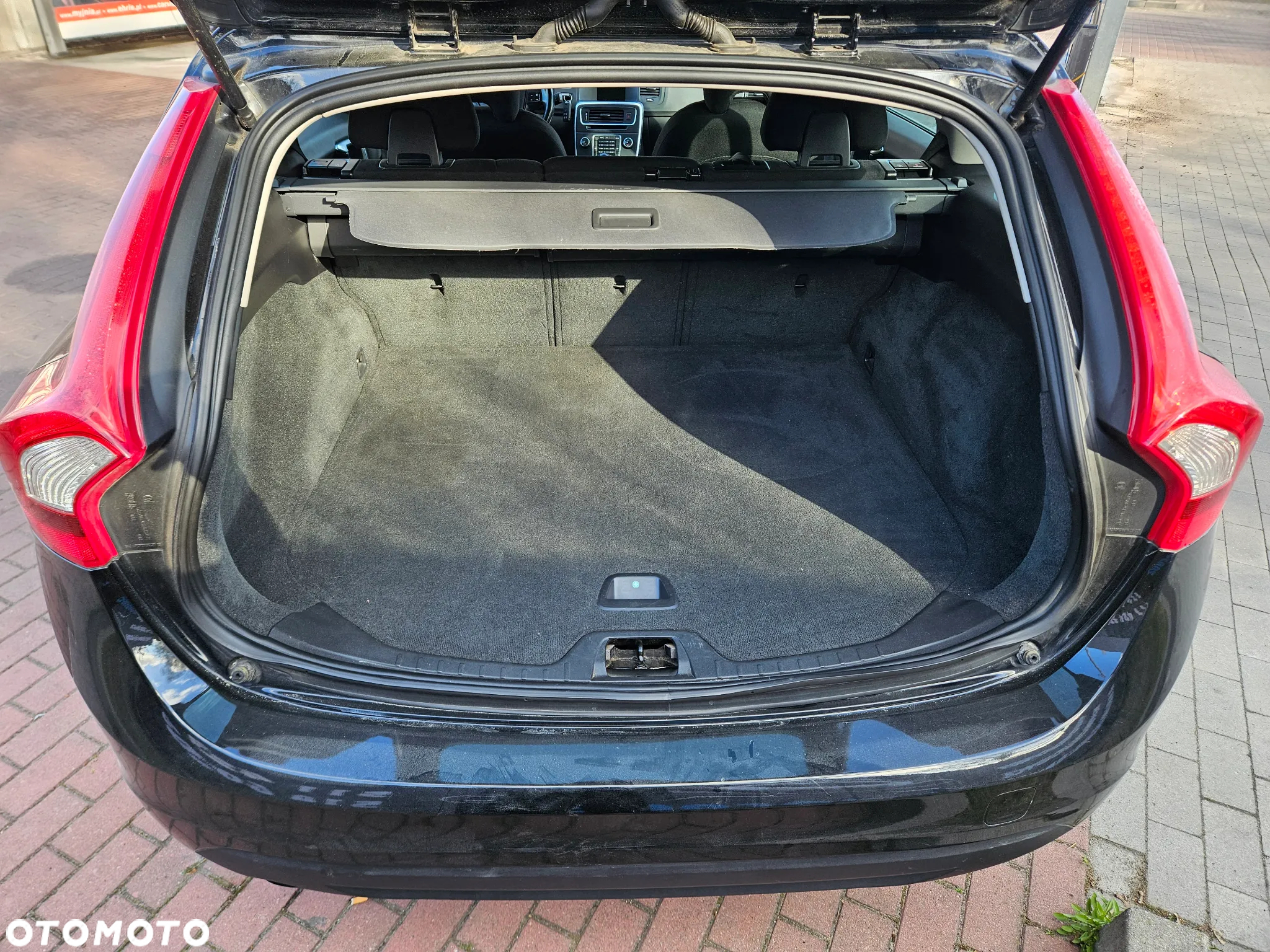 Volvo V60 D2 Base - 16