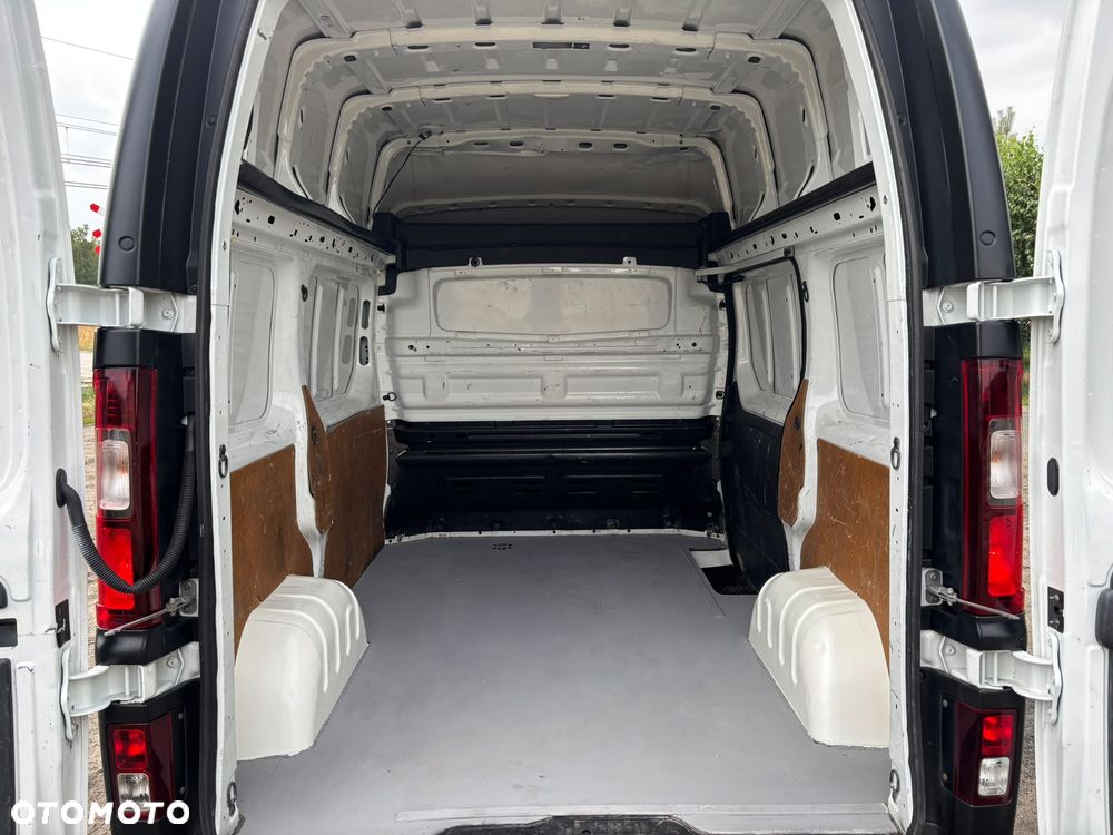 Opel Vivaro - 10