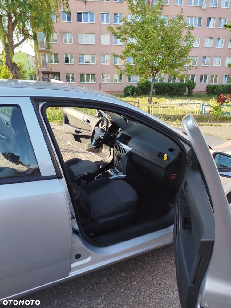 Opel Astra 1.6 Enjoy - 8