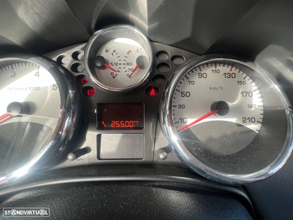 Peugeot 207 1.4 16V SE Sportium - 14