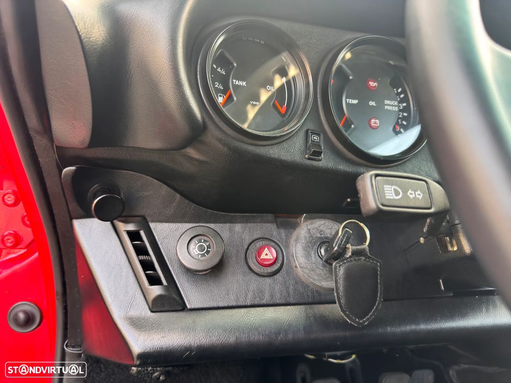 Porsche 911 Série G Carrera Coupé 3.2 - 13