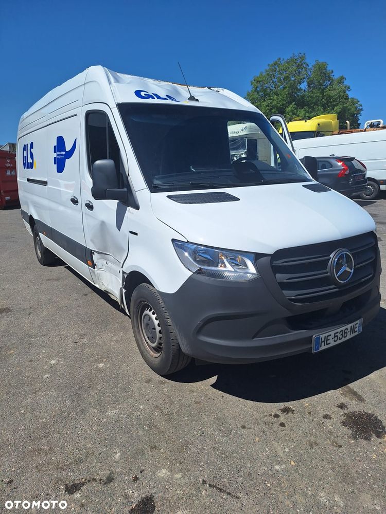 Mercedes-Benz Sprinter - 2