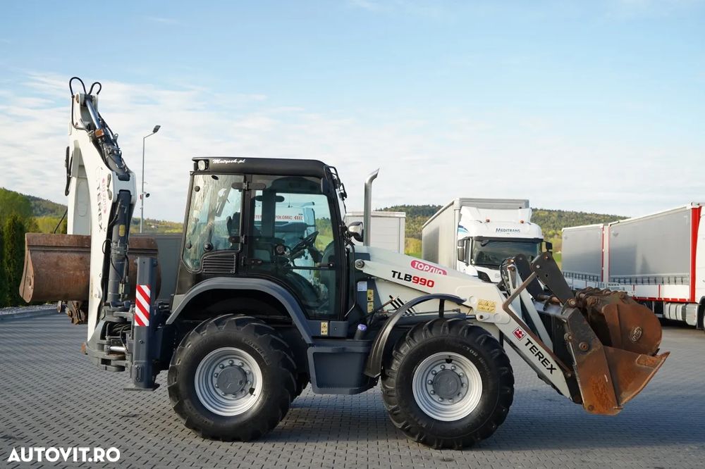 Terex TLB 990 / BULDOEXCAVATOR / SET CUPĂ / 3.300 ORE / - 15