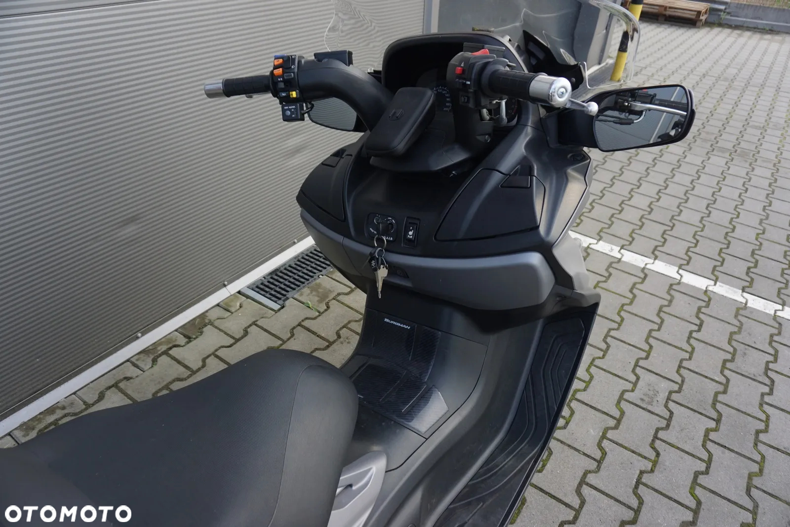 Suzuki Burgman - 13