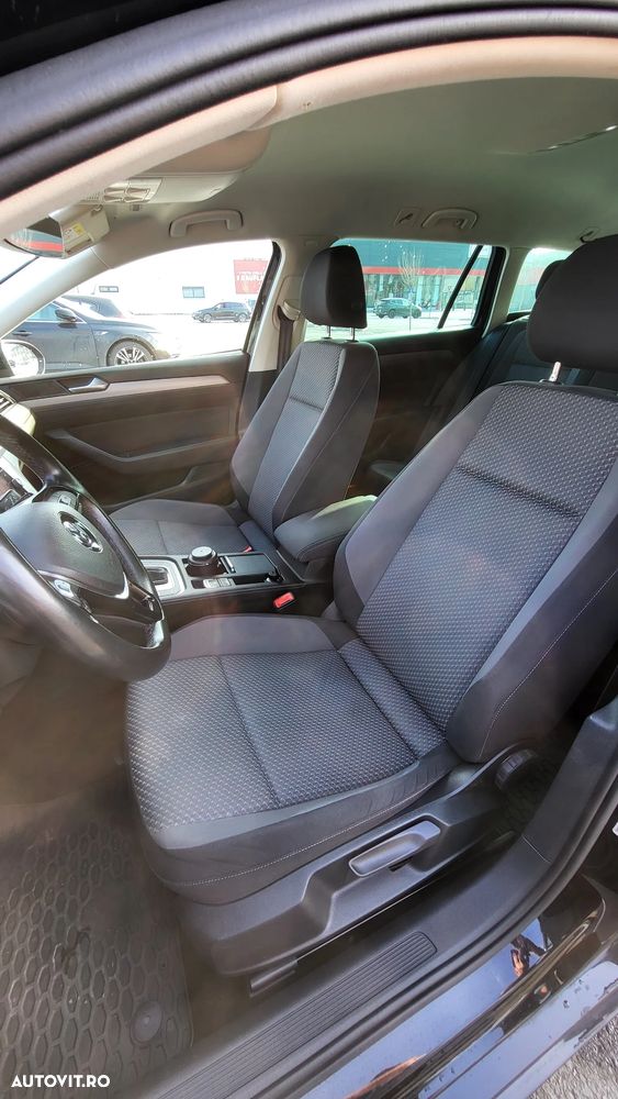 Volkswagen Passat 2.0 TDI SCR DSG Comfortline - 12