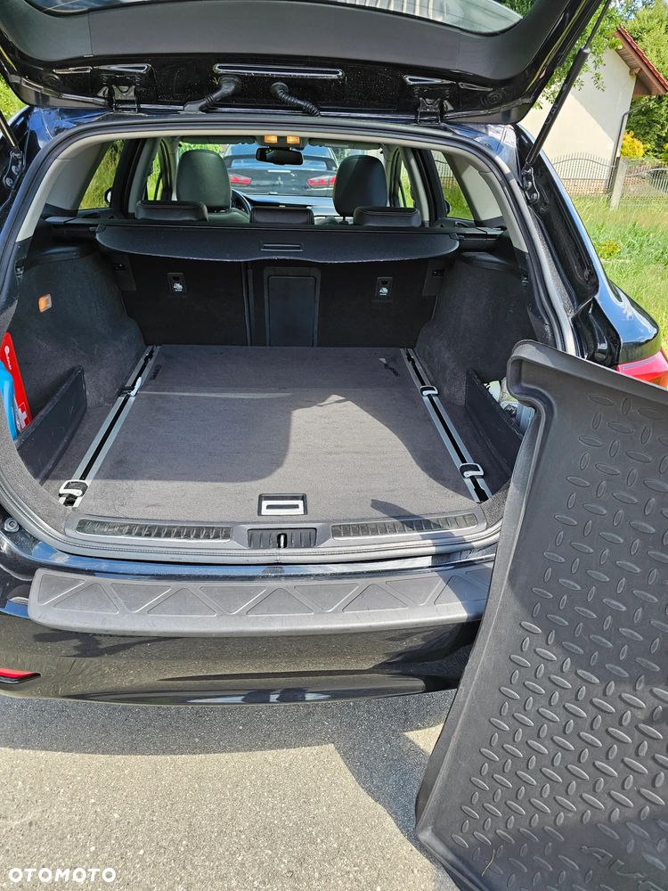 Toyota Avensis 2.0 D-4D Premium - 23