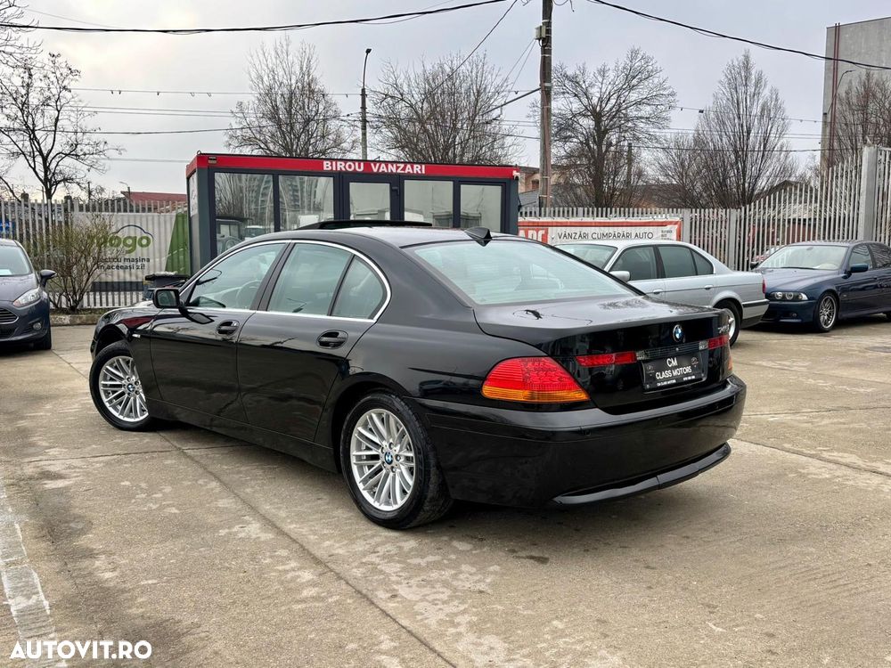 BMW Seria 7 745i - 5