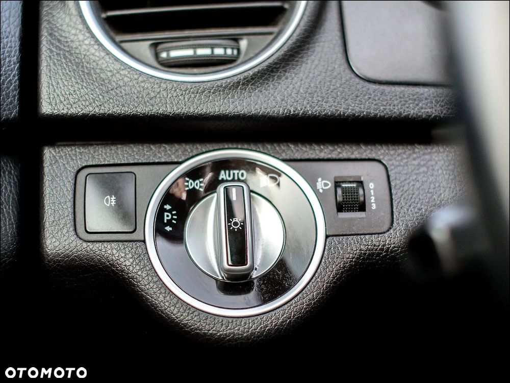 Mercedes-Benz Klasa C - 32