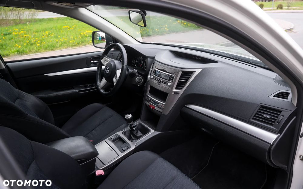 Subaru Legacy 2.0R Comfort - 9