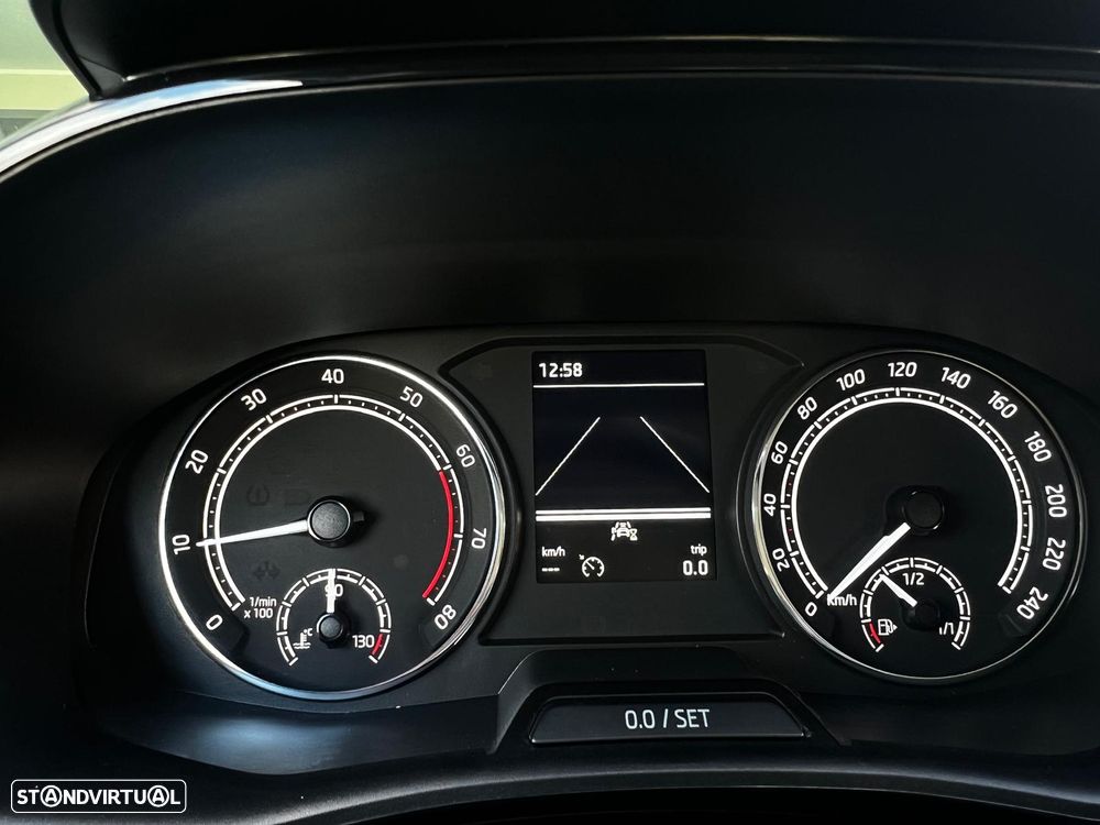 Skoda Fabia 1.0 MPI First Edition - 46