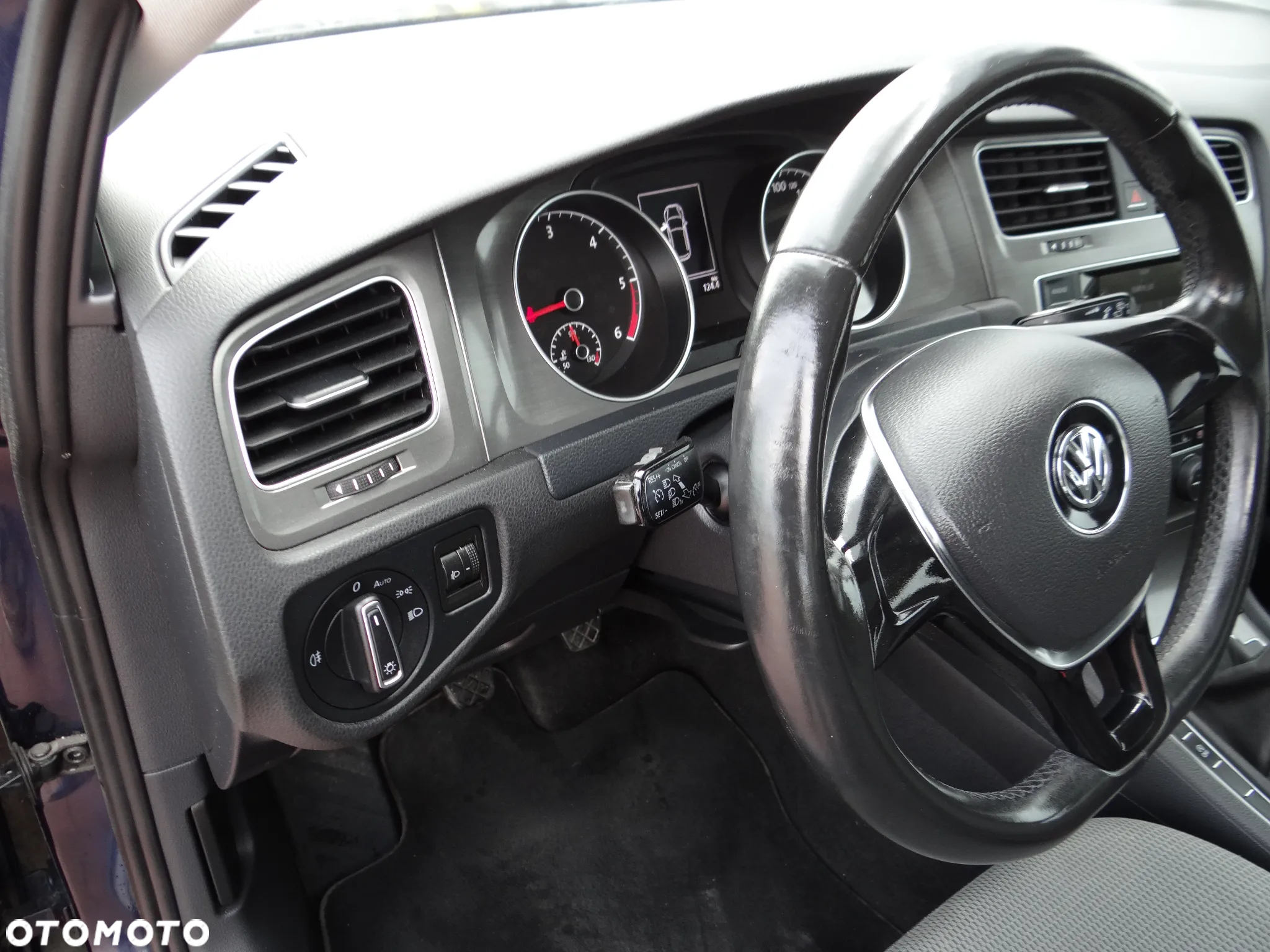 Volkswagen Golf - 16