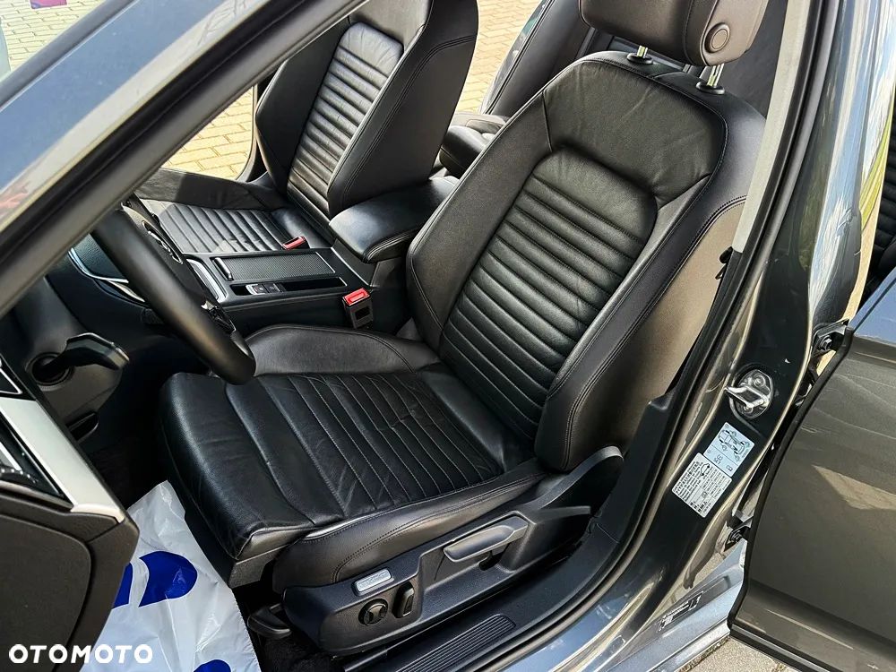 Volkswagen Passat Variant 2.0 TDI (BlueMotion Technology) Highline - 25