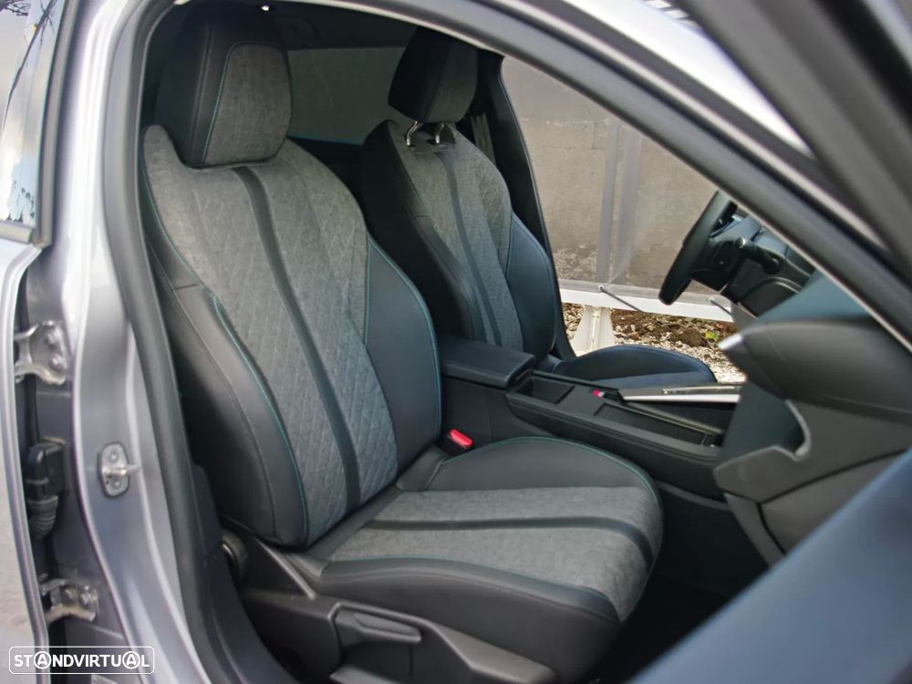 Peugeot 408 1.2 PureTech Allure EAT8 - 17