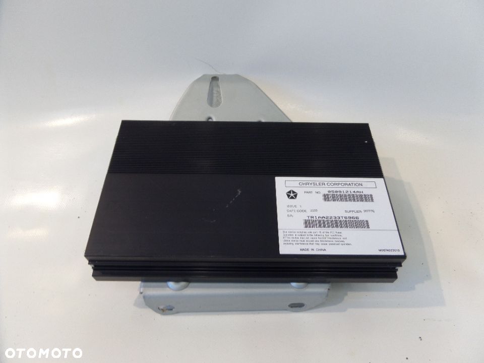 JEEP GRAND CHEROKEE WK2 WZMACNIACZ 05091214AH - 1