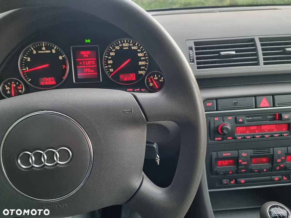 Audi A4 Limousine - 11