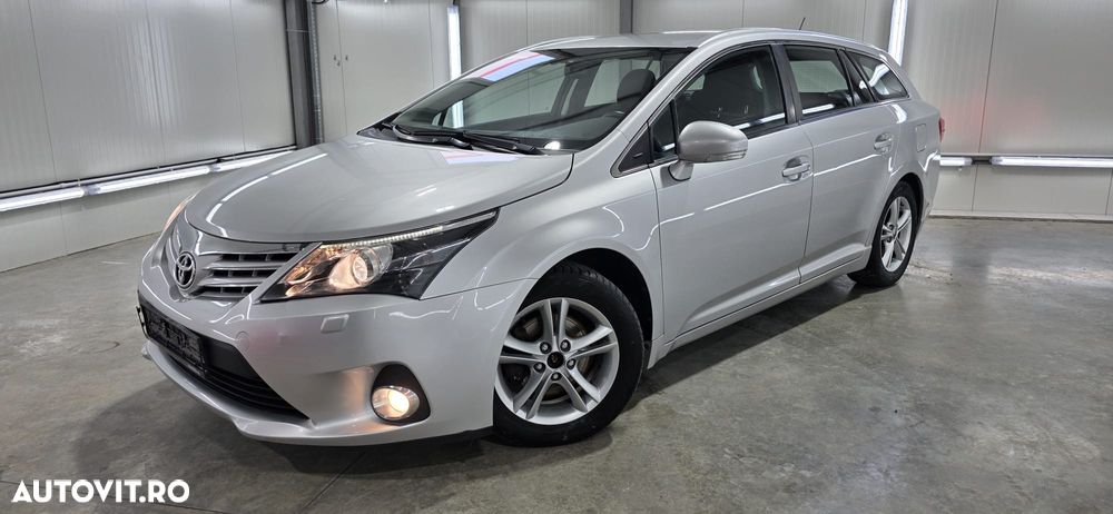 Toyota Avensis 2.0 D-4D - 14