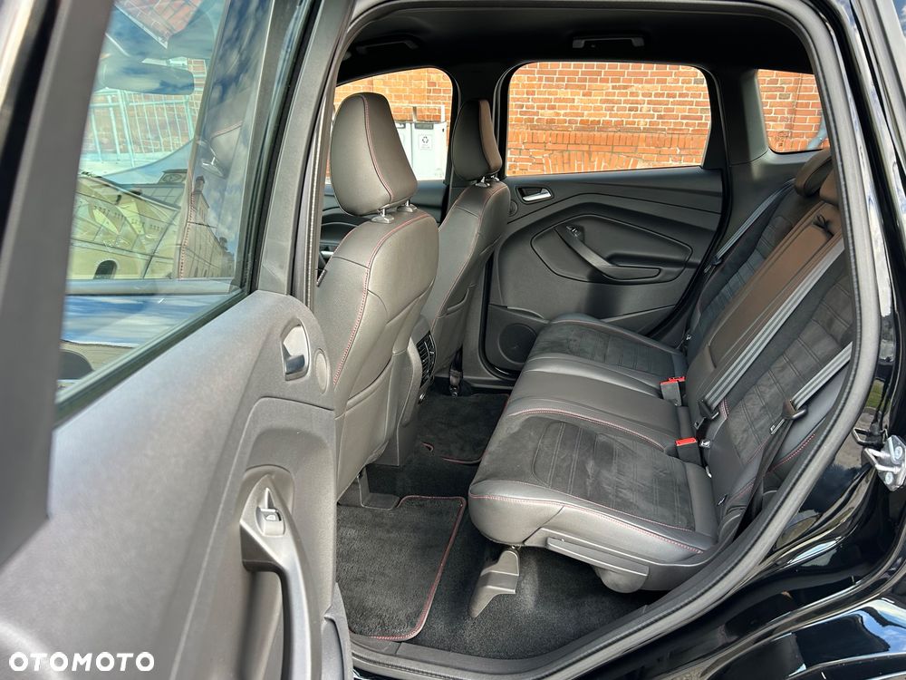 Ford Kuga 1.5 EcoBoost 2x4 ST-Line - 24