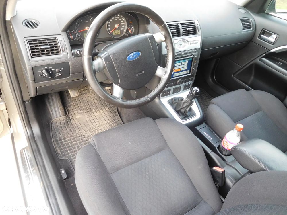 Ford Mondeo 1.8 Ambiente - 5
