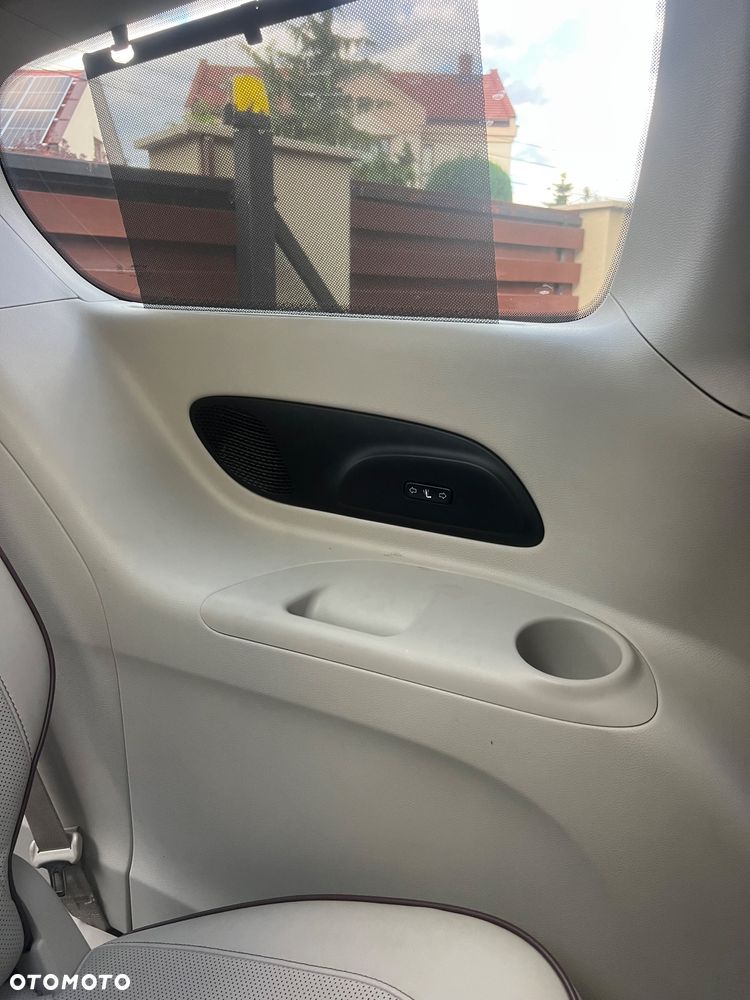 Chrysler Pacifica - 15