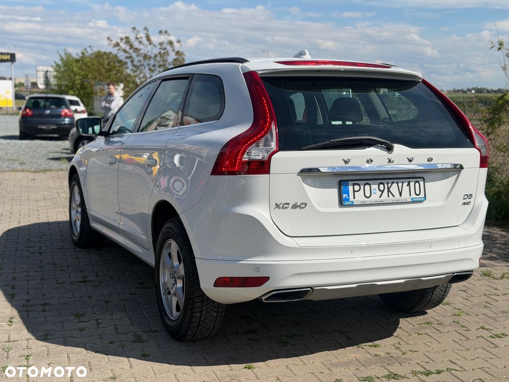 Volvo XC 60 D5 AWD Momentum - 9