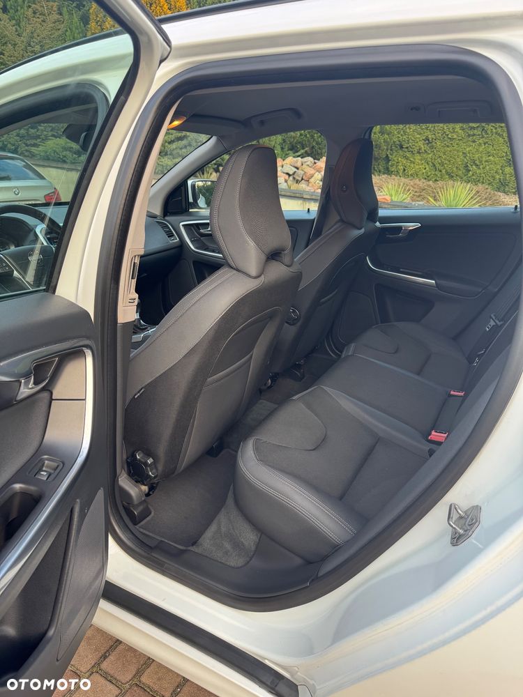 Volvo XC 60 D3 Momentum - 11
