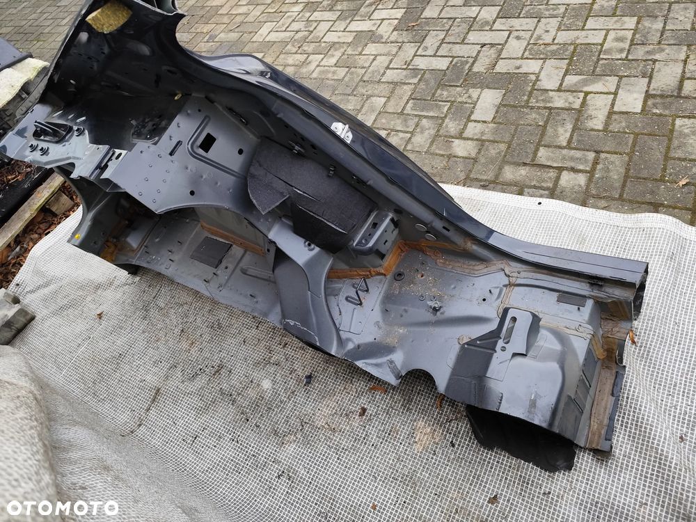 Volvo S60 II 10-18 Sedan Błotnik Tylny Lewy Tył Ćwiartka 492 Savila Grey - 9