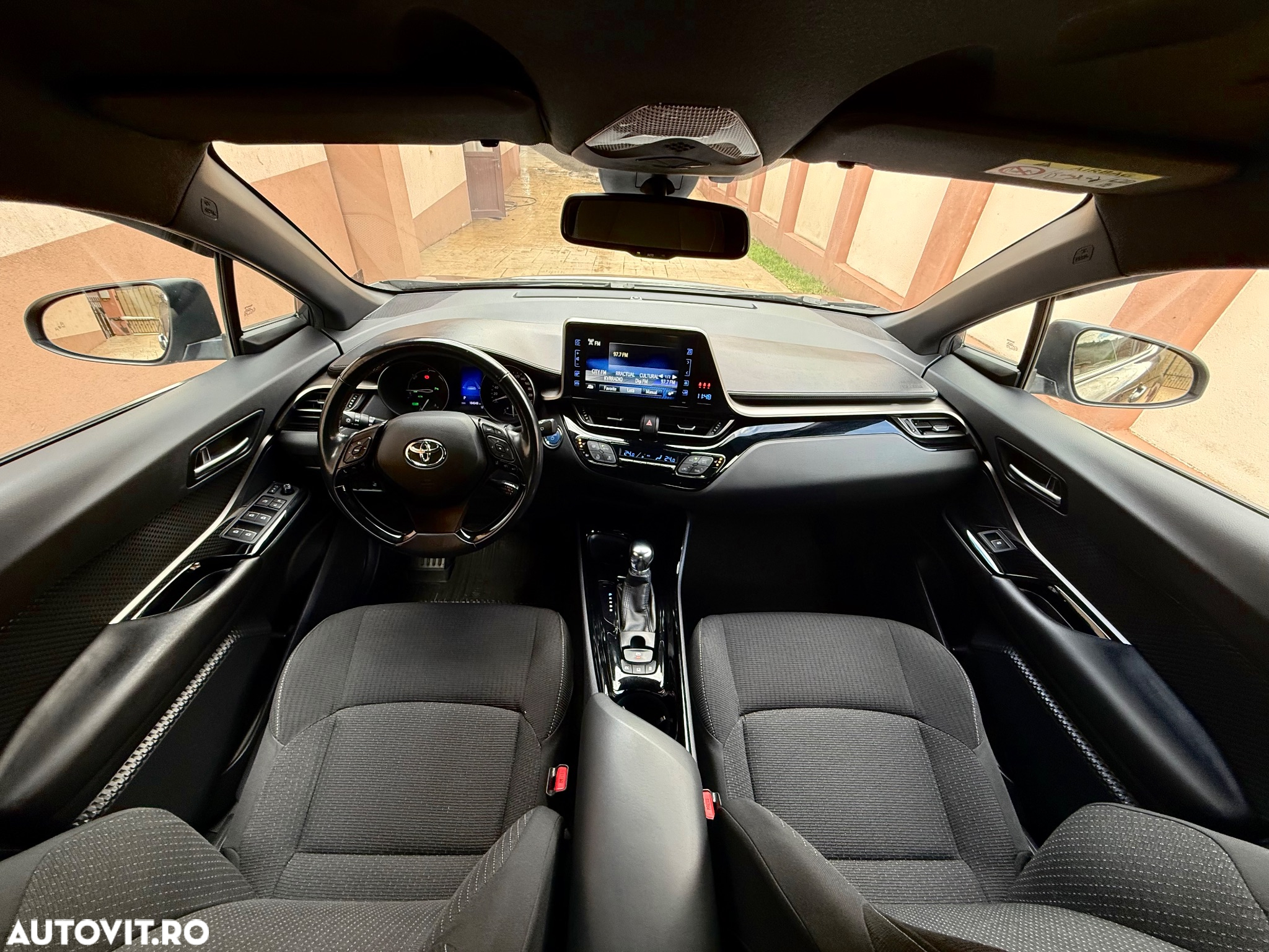 Toyota C-HR - 9