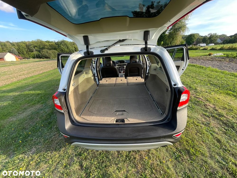 Volvo XC 70 T6 AWD Momentum - 12