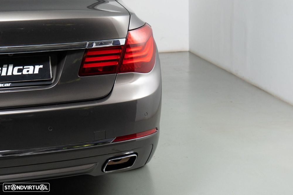 BMW 740 iH Active Hybrid - 14