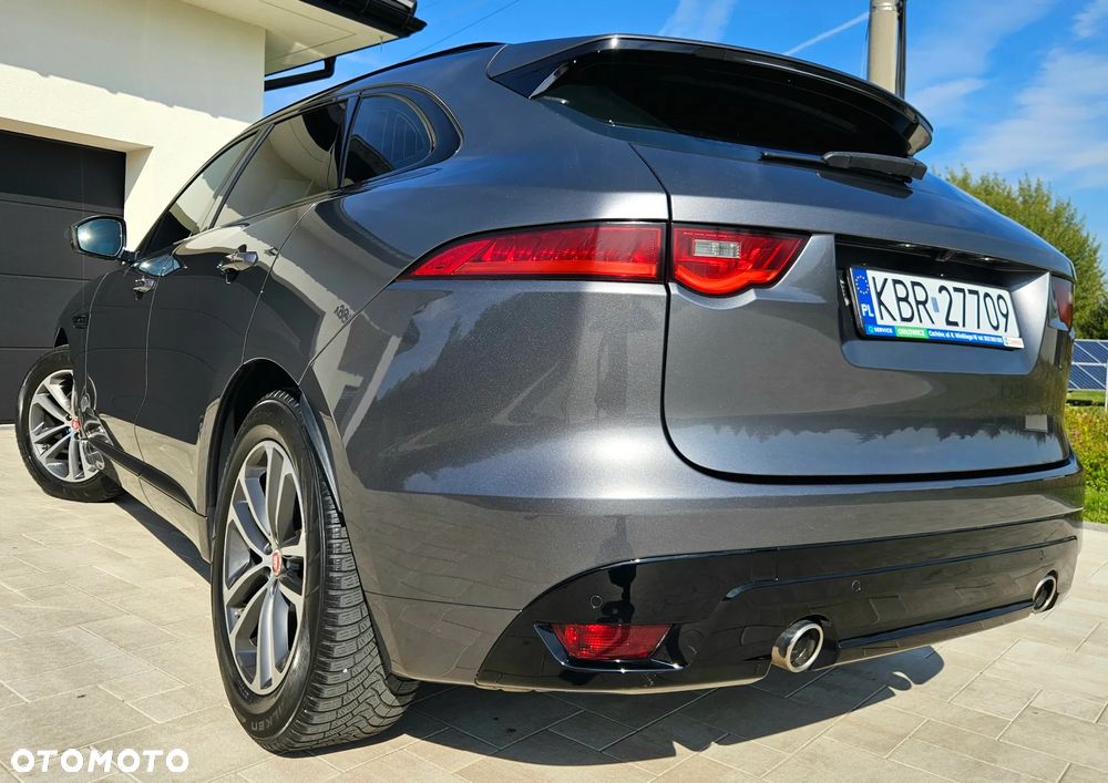 Jaguar F-Pace - 16