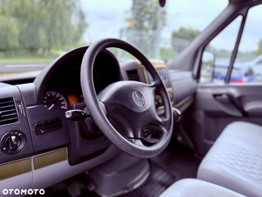 Mercedes-Benz Sprinter - 9