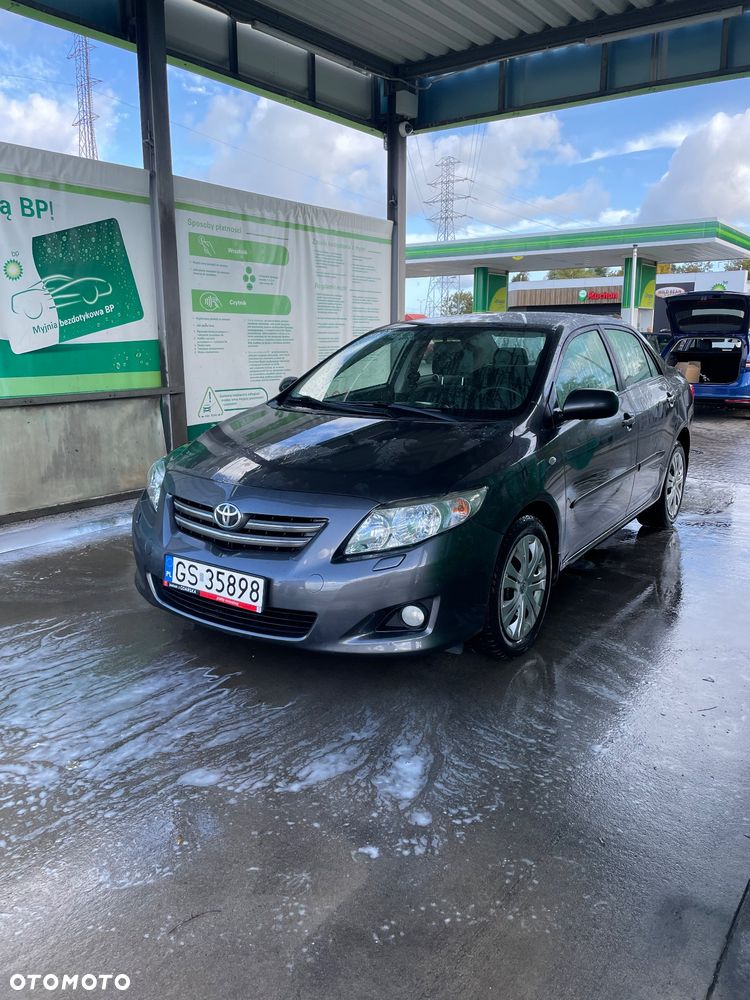 Toyota Corolla - 1