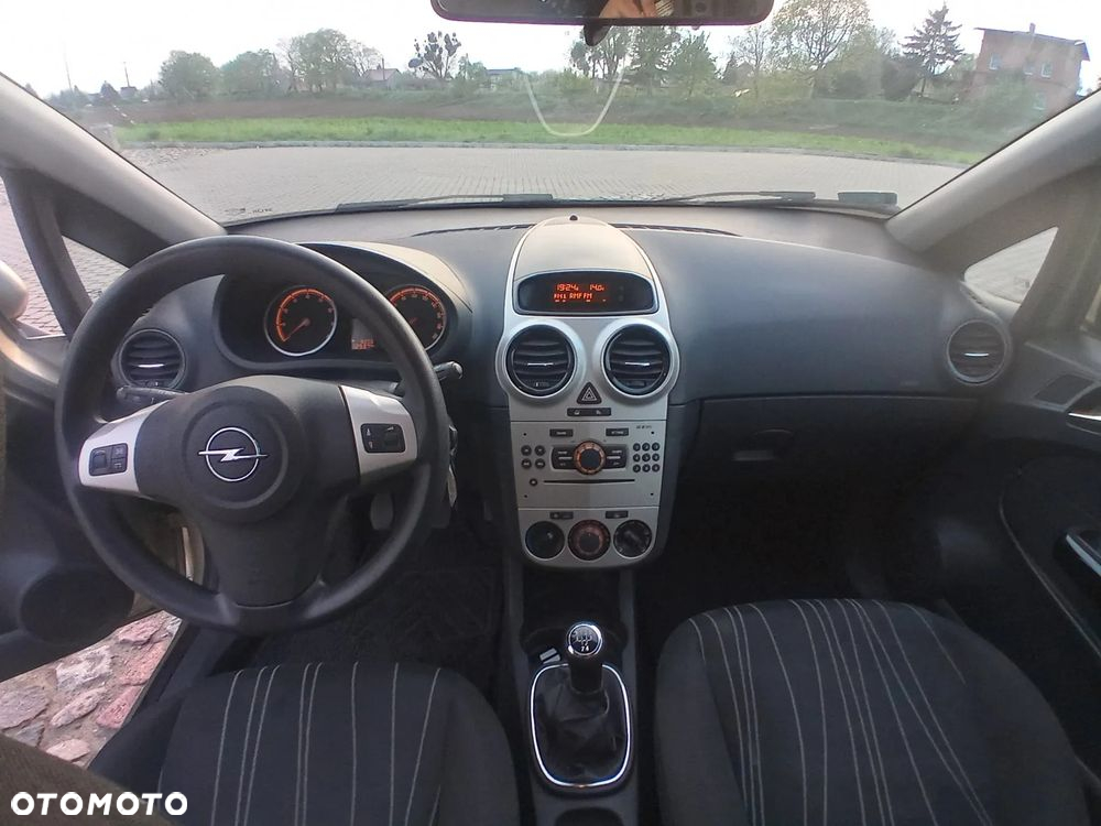 Opel Corsa - 8