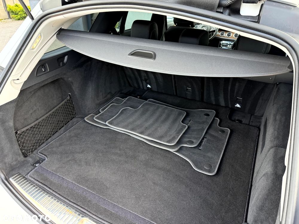 Mercedes-Benz Klasa E 220 d 9G-TRONIC Exclusive - 32