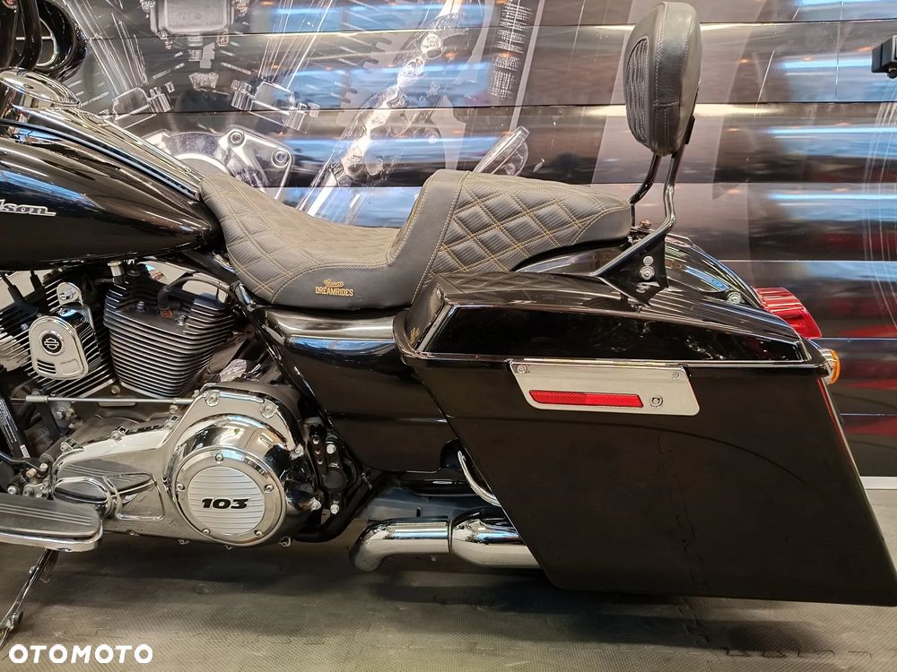 Harley-Davidson Touring Street Glide - 10